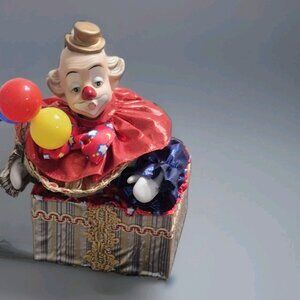 Vintage Musical Wind Up Animated Clown Music Box  "Memories" CATS Musical